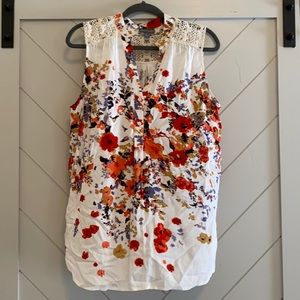 Pretty Floral Top with Crotchet Detail